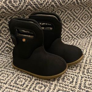 🎉 GUC! 🎉 Bogs Black Waterproof Toddler Boots Size 6. Great for rain and snow.